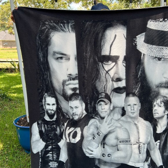 WWE All Stars Fleece Throw 50x60  WE0621 Silver Buffalo Blanket - Picture 3 of 8